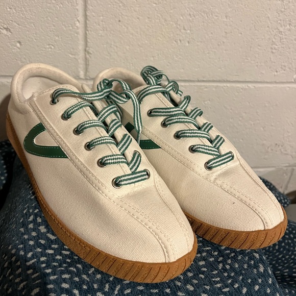 New without tags Tretorn canvas sneaker - Picture 2 of 8